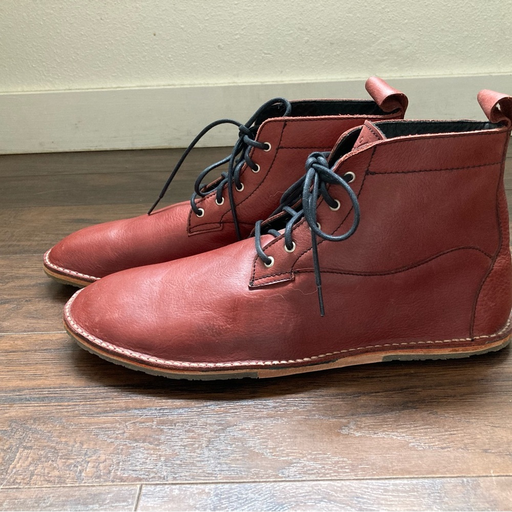Da Vinci Barefoot Boots Men’s - Red (size 13.5)